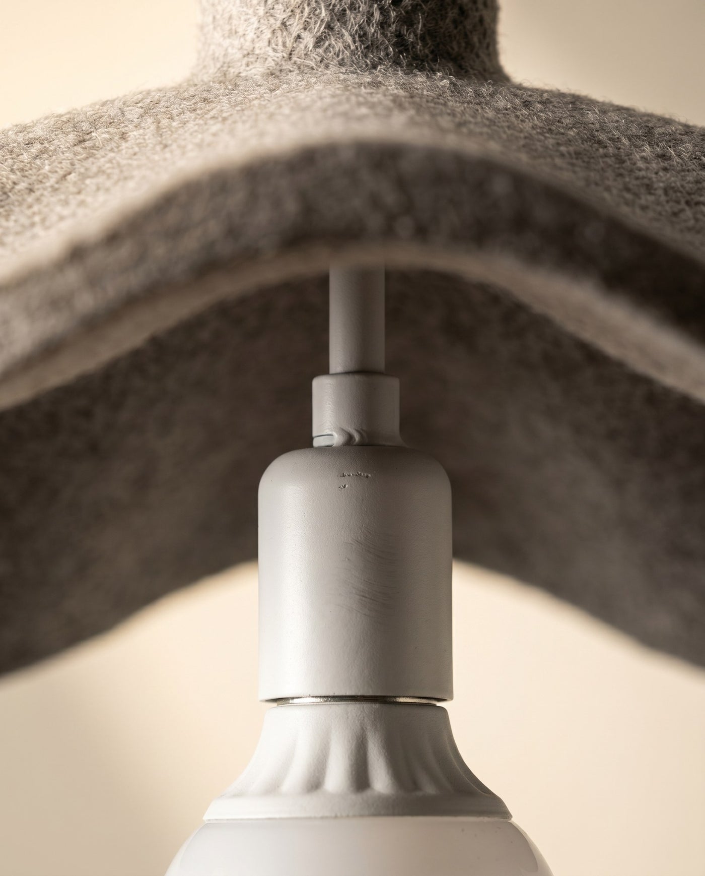 Maison Moya - Vague Wavy Disc Sculptural Pendant Lamp - 04 closeup-base
