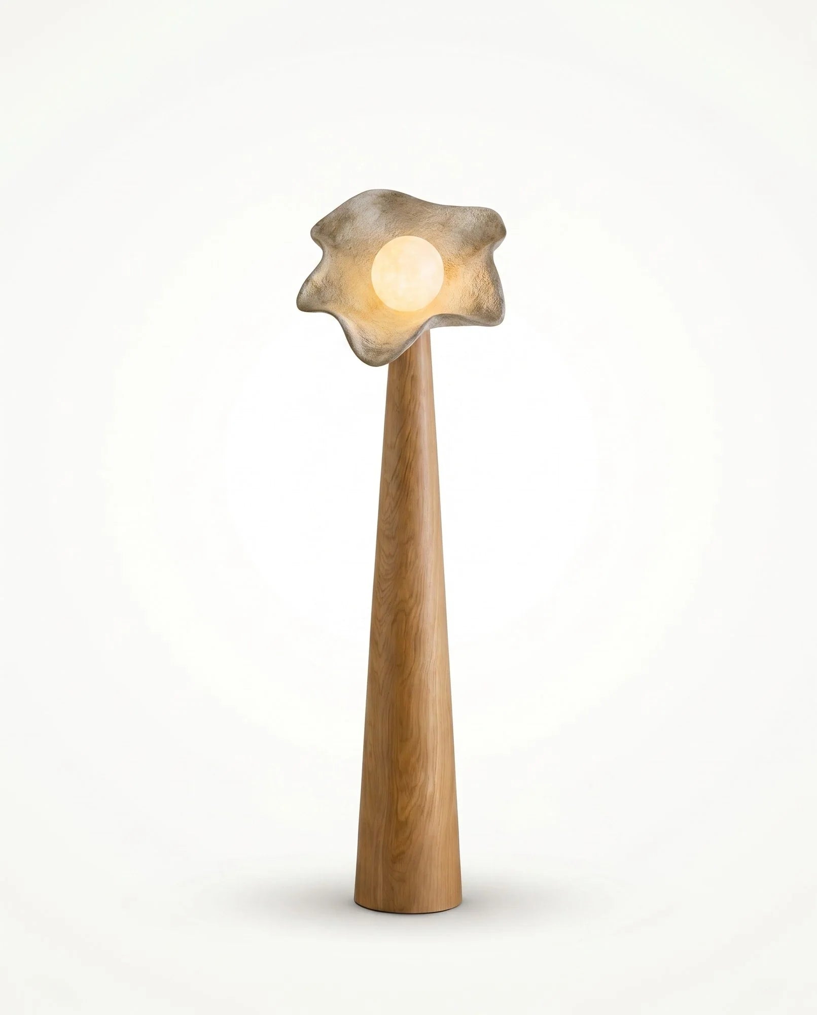 Maison Moya - Lune Suspendue Sculpted Disc Floor Lamp - 02 studio
