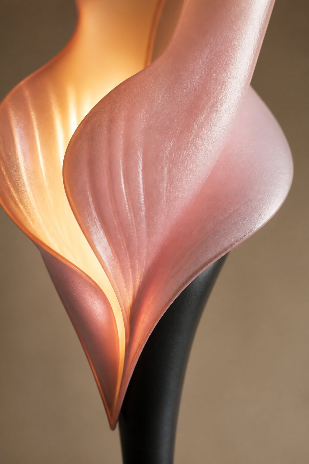 Maison Moya - Calla Sculptural Floor Lamp - closeup surface