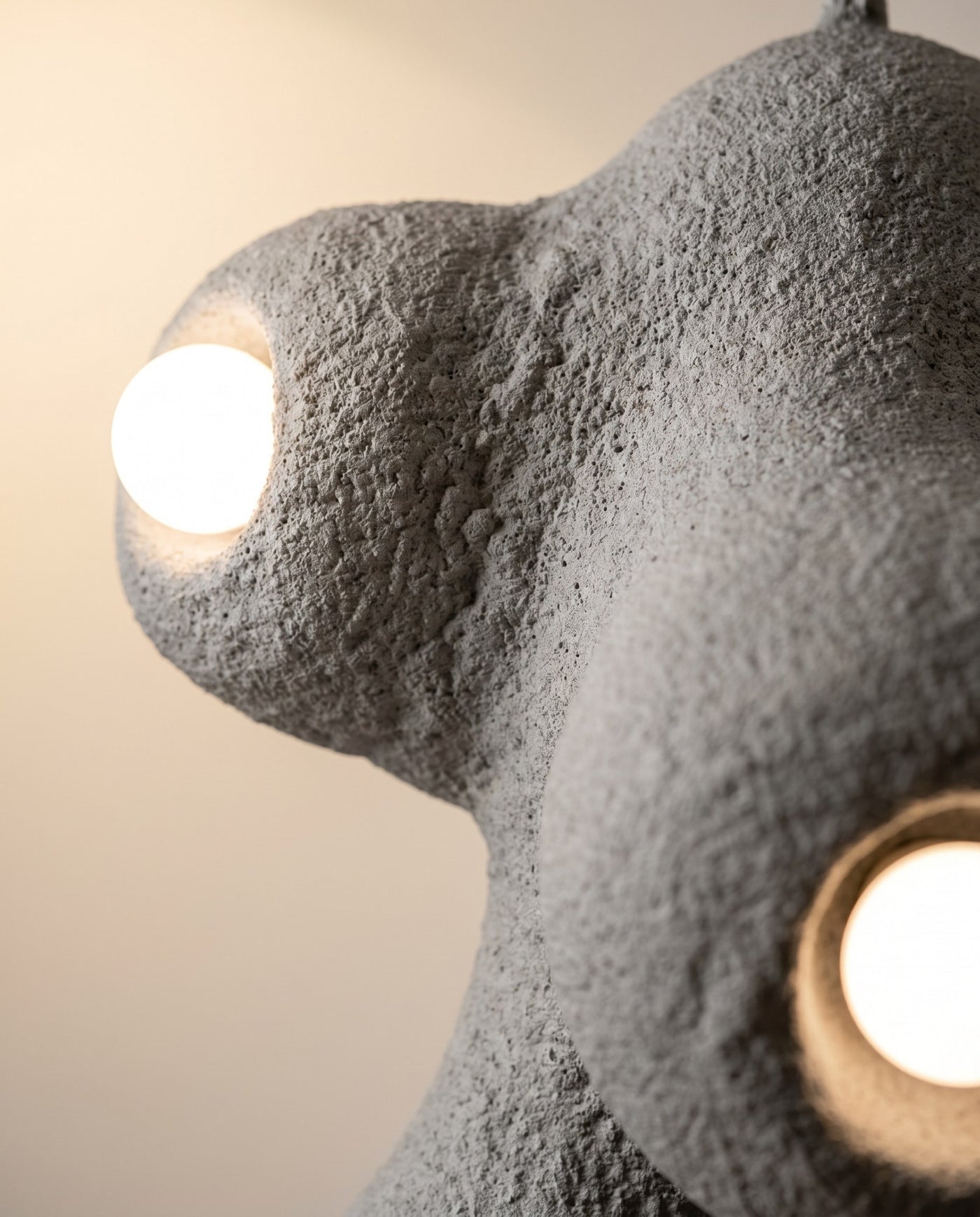 Maison Moya - Ã‰toile Filante Organic Sputnik Chandelier - 03 closeup-top