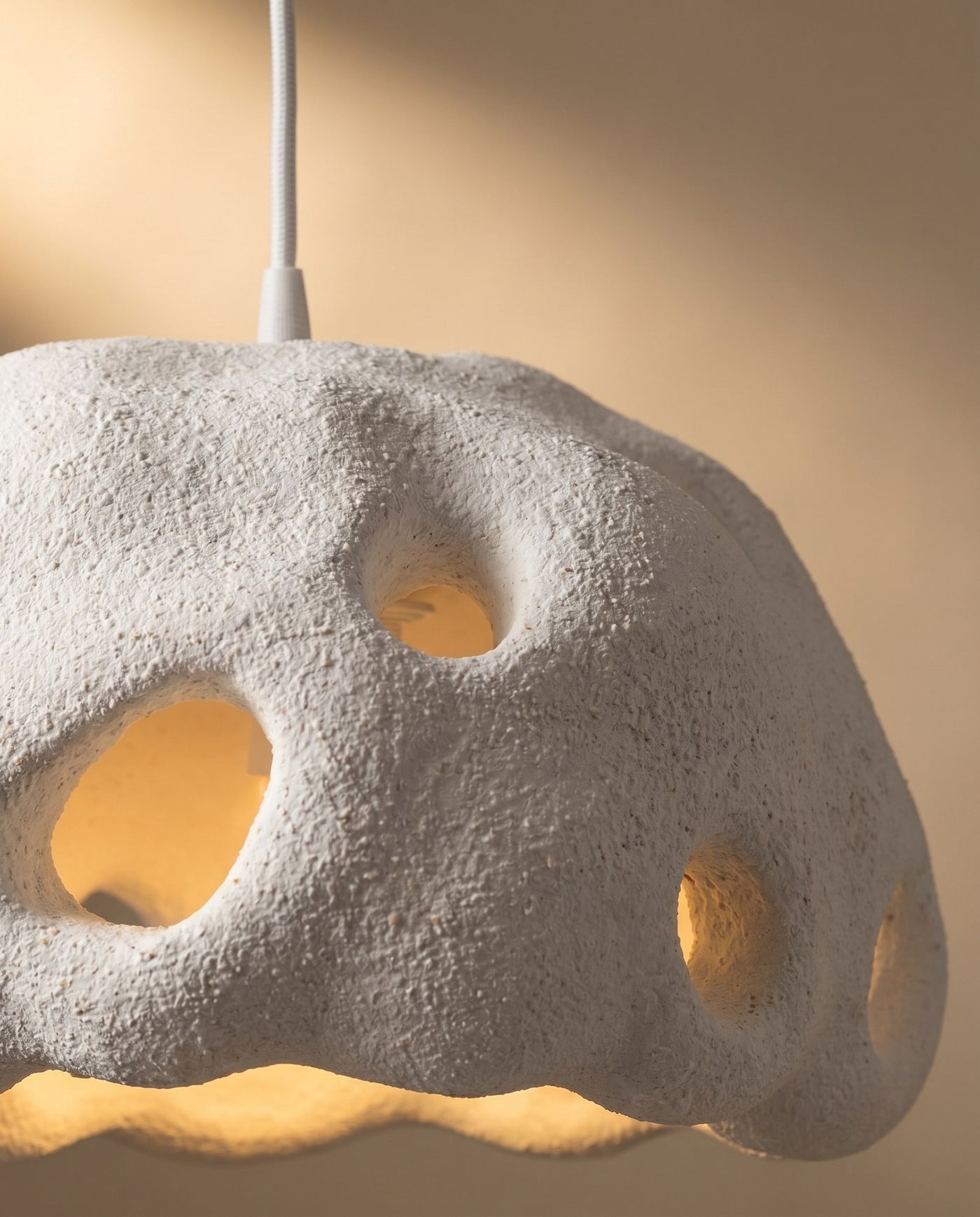 Maison Moya - Nid d'Abeille Honeycomb Pendant Lamp - 03 closeup-top