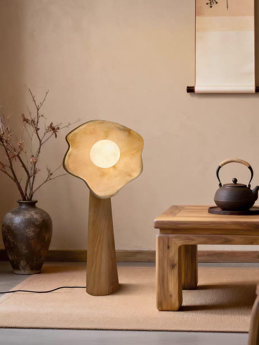 Lune Suspendue Mini Sculpted Disc Table Lamp
