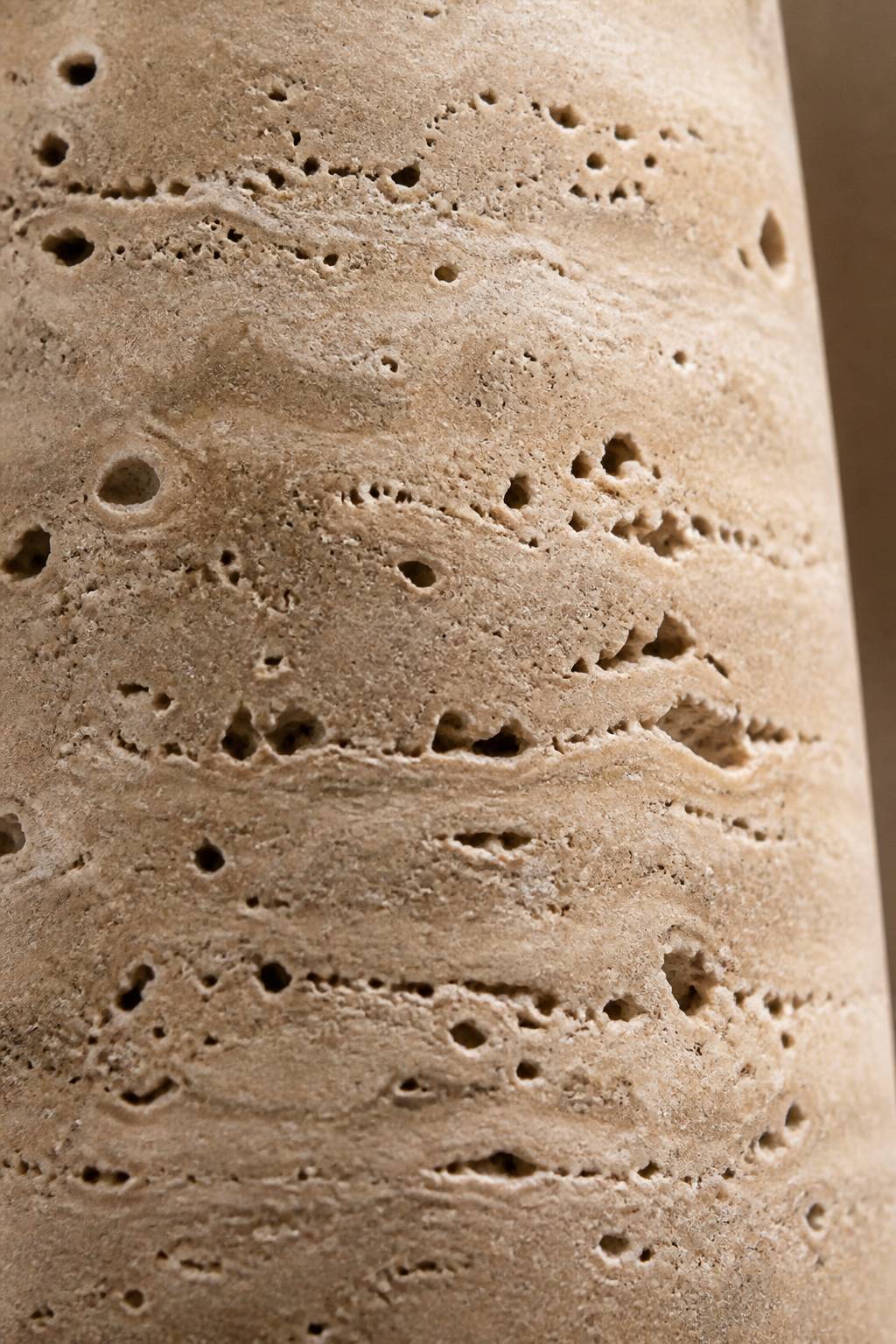 Maison Moya - Travertin Cône Travertine Cone Table Lamp - closeup surface